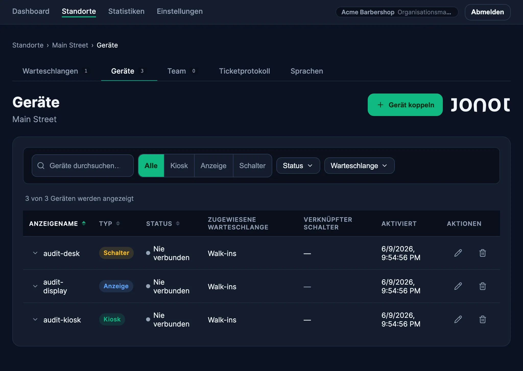 Geräteverwaltungsseite im Jonot-Admin-Dashboard mit Anzeigekopplung